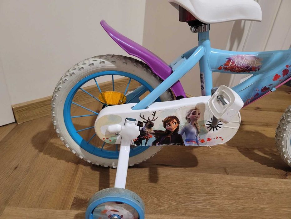 1 во Колело Елза И Ана