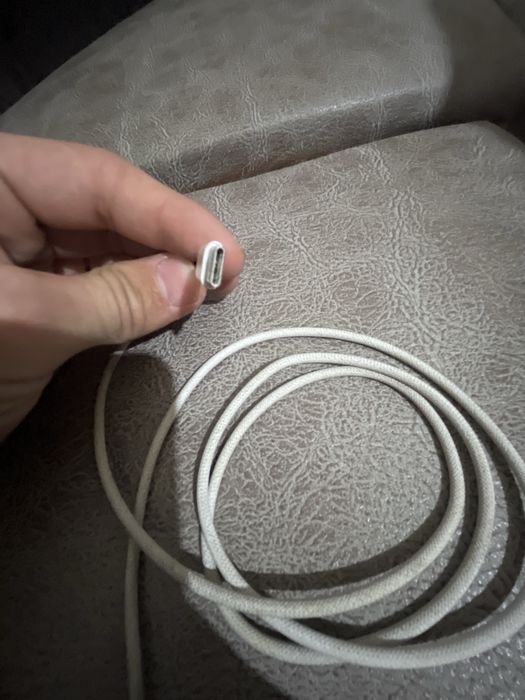 Iphone 17 pro max kabeli ishlaydi 100%original