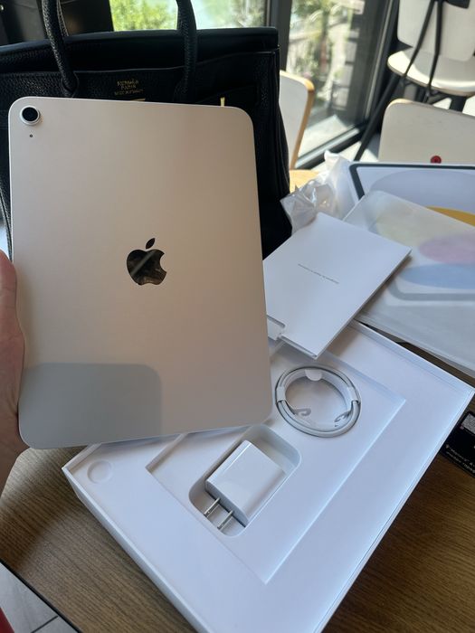 Ipad a16 silver yengi hali