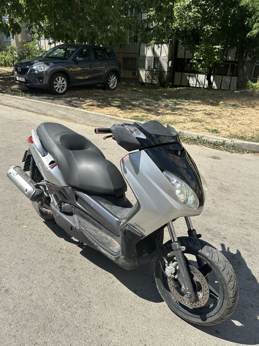 Yamaha X Max 125
