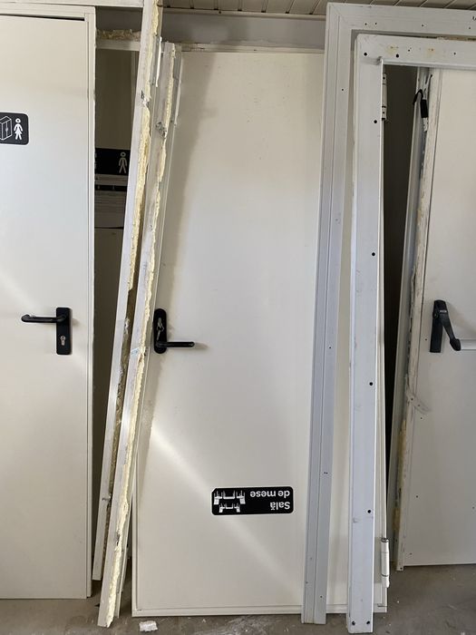 Usi Metalice Industriale - Usi Frigorifice