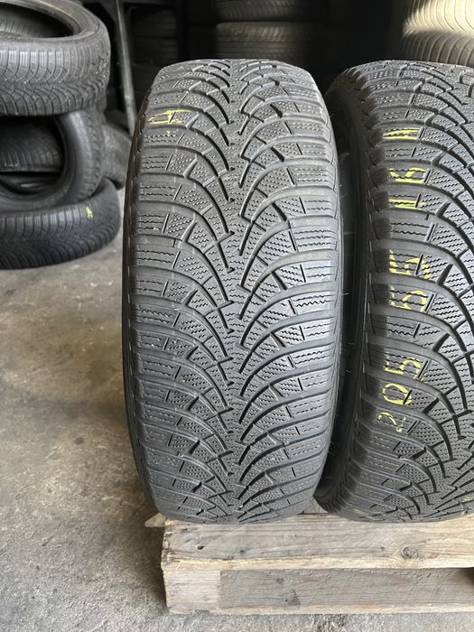 2 anvelope de iarna 205/55/16 Goodyear!