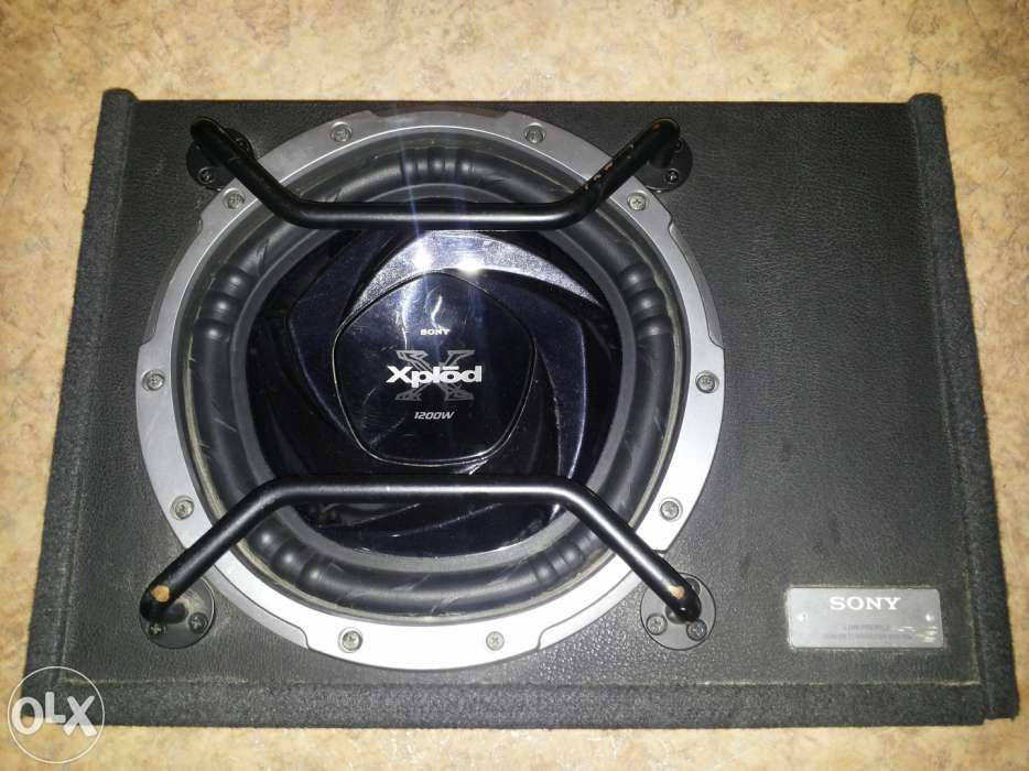 Сабвуфер и усилитель Sony для Автомобиля