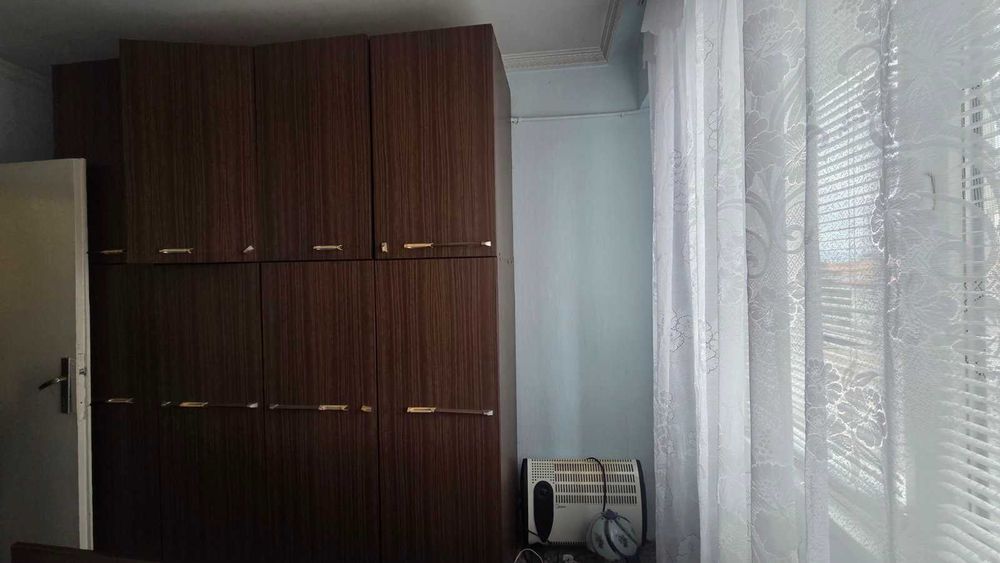 тристаен , обзаведен апартамент под наем