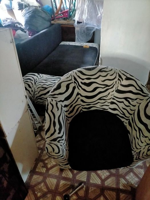 Продам диван с 2 креслами