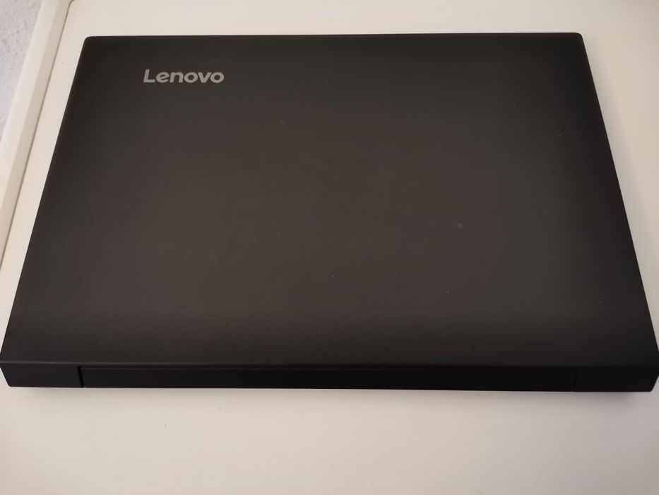 Laptop Lenovo...
