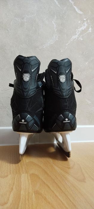 Продам коньки 36 рр