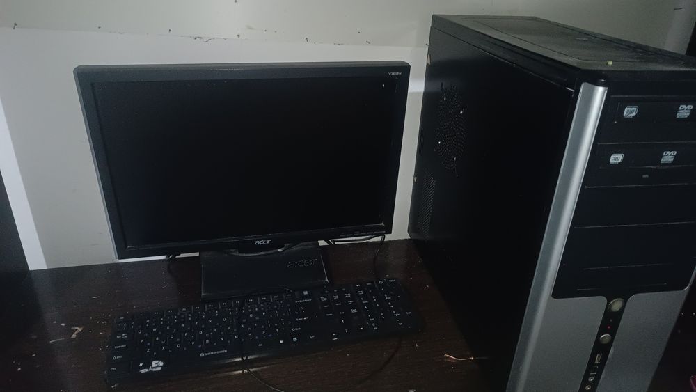 Компьютер Aser с гарантей