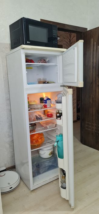 Холодильник Beko двухкамерный полностью исправный