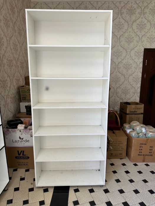 Ветрина для парфюмерия