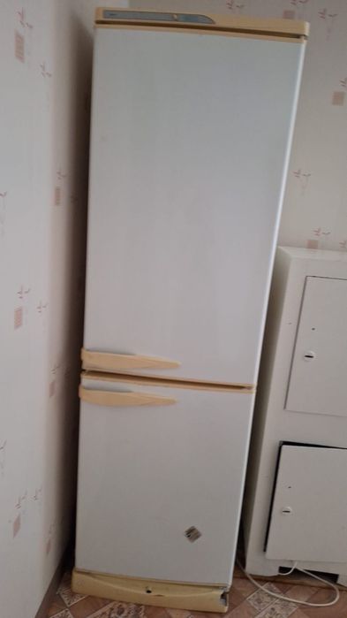 Продам холодильник