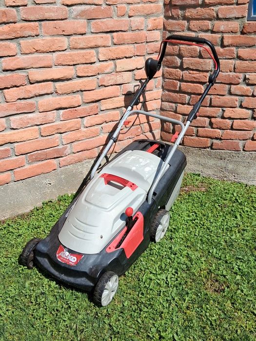 Mașina de tuns iarba