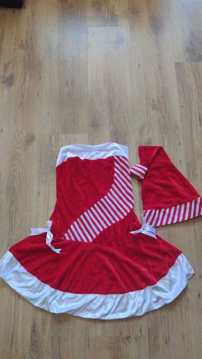 Дамска Коледна червена рокля с калци и шапка, Новогодишна, размер S/M.