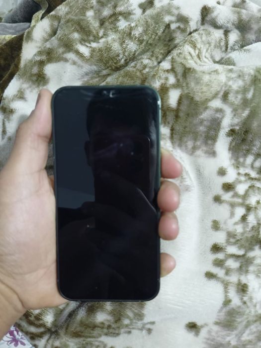 Айфон 13 иделаный