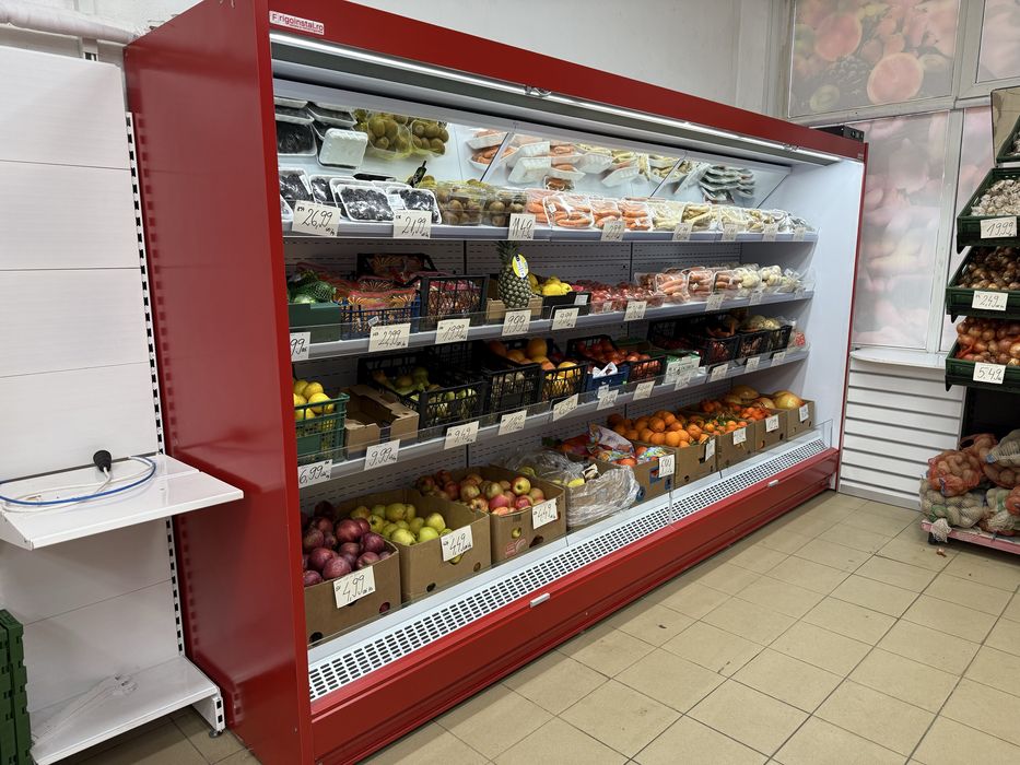 Construim vitrine frigorifice verticale pentru bauturi.