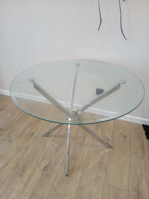 Кухонный стеклянный стол