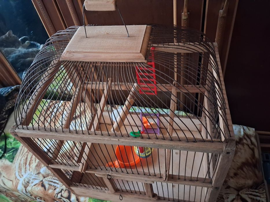 Клетка для птиц.
