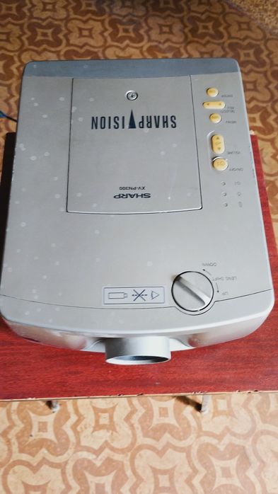 Продам проектор SHARP