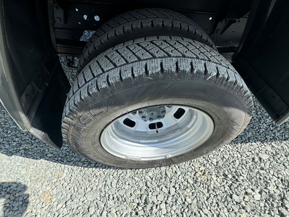 Iveco Daily-35c15-3.0-3.5T-2015-L4.2m-e5-Lift+Prelata-AT.