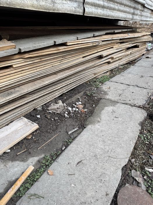 Лес доски балки