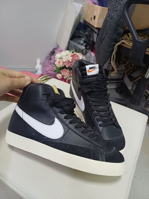 Кроссовки Nike белые и черные