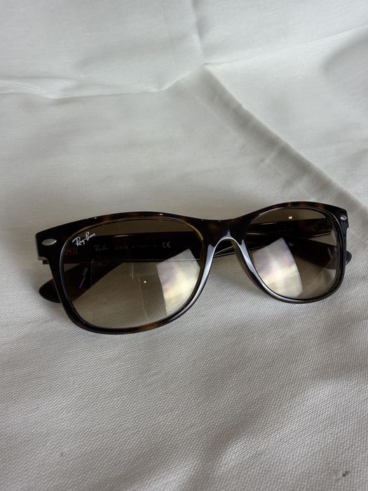 СЛЪНЧЕВИ ОЧИЛА — Prada, Ray-Ban, Prego