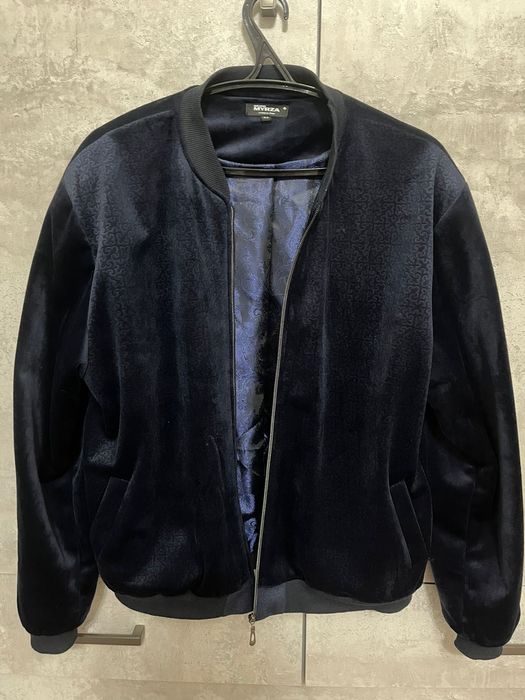 Продаётся бомбер.