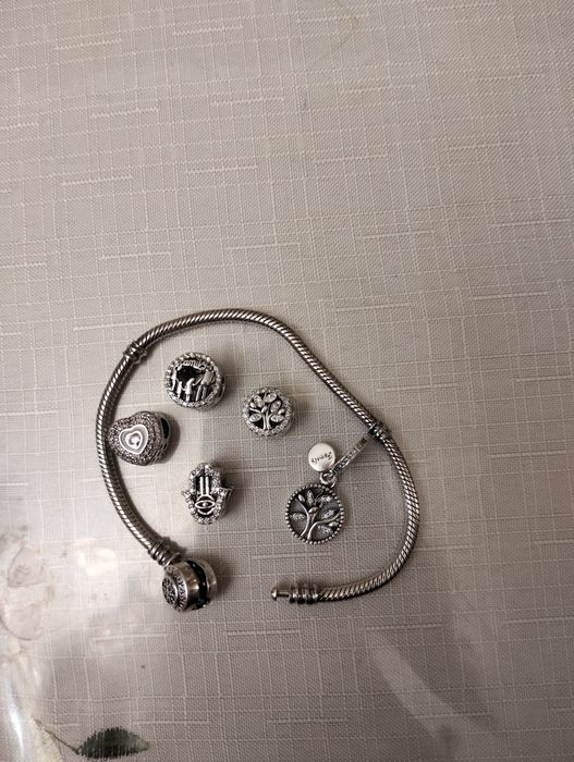 Браслет серебряный Пандора .