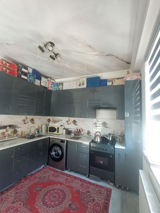 Ассалому алейкум срочно сотилади 4 хонали квартира