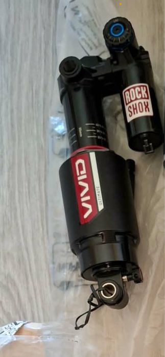 Shock RockShox Vivid Ultimate roșu NOU