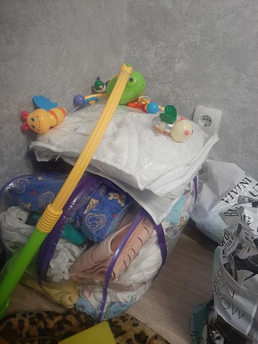 Отдам детские вещи на девочку