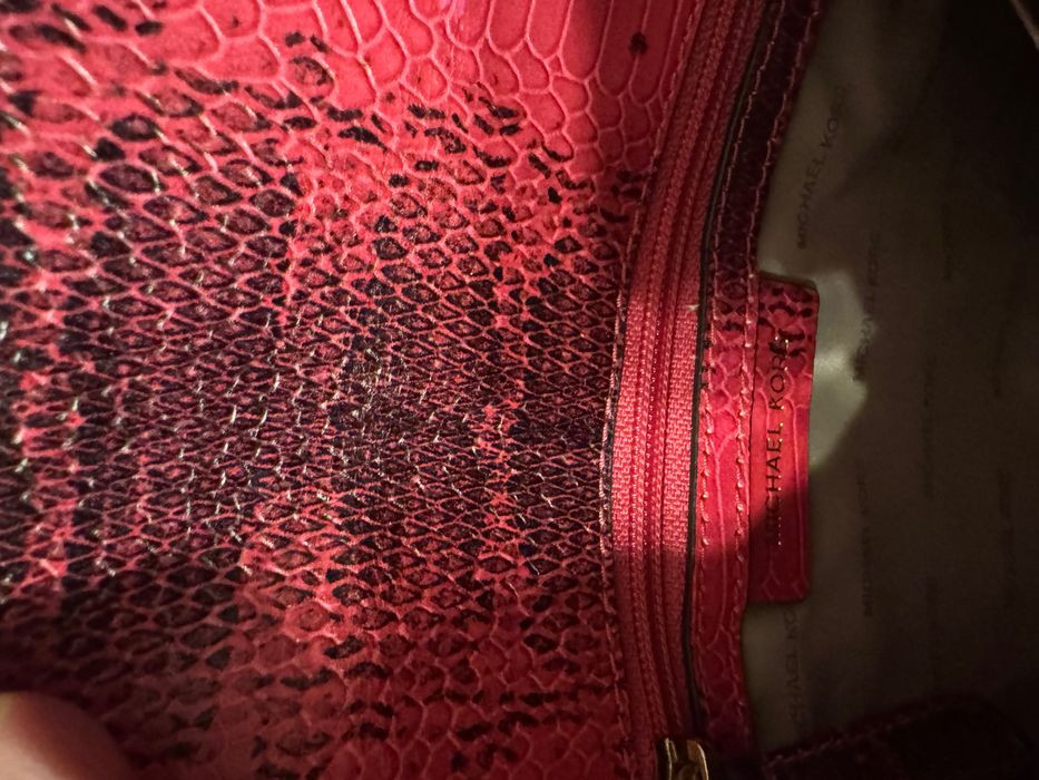 Michael Kors чанта от естествена шагрен кожа