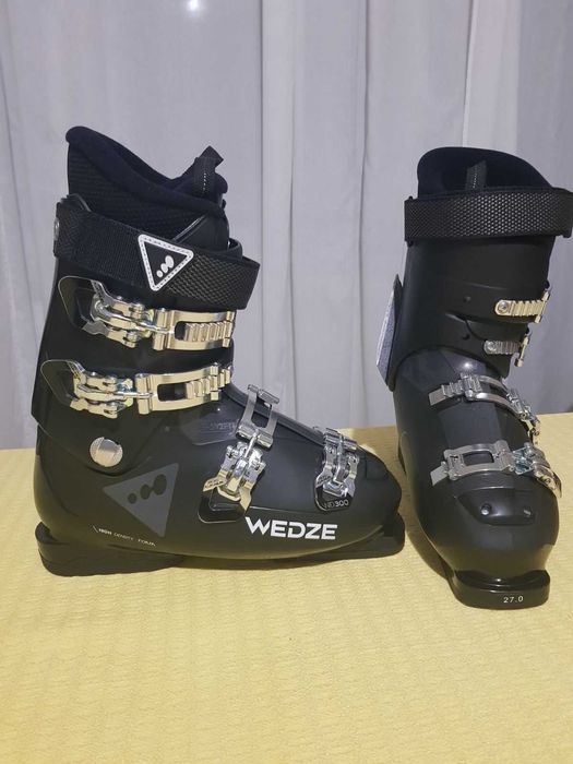 Чисто нови ски обувки