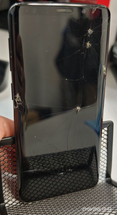 Продавам Телефон Samsung S9 за Части!!!