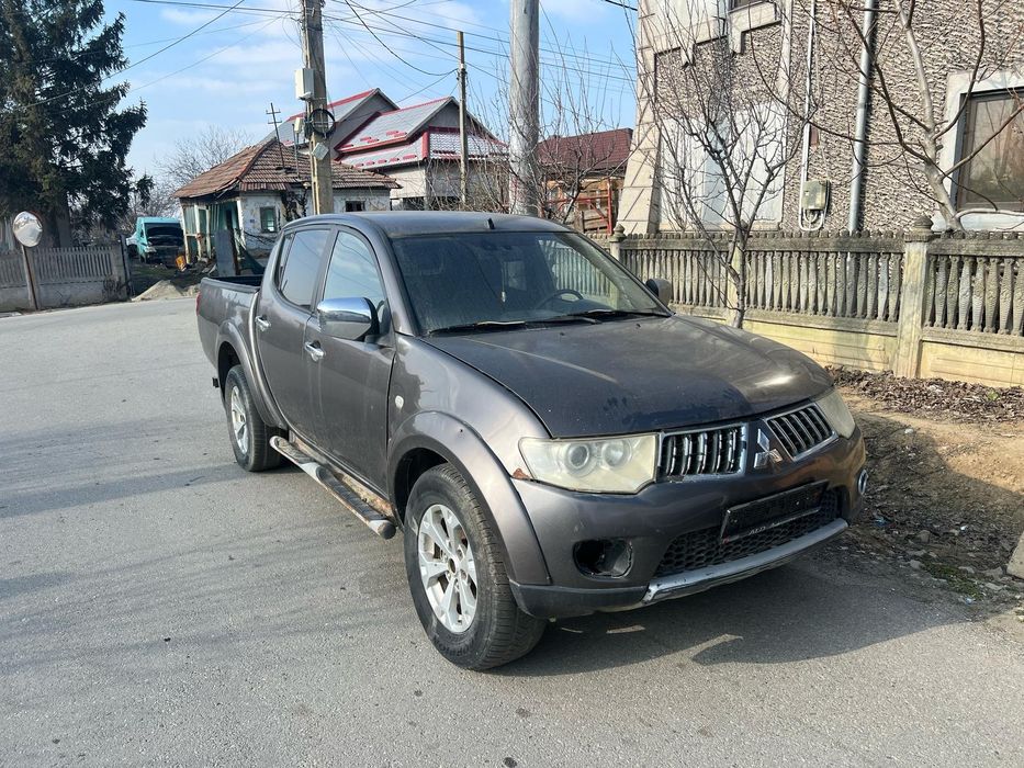Dezmembrez  Mitsubishi l200  din 2007 pana în 2013