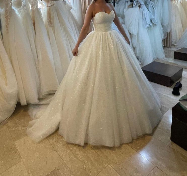 Rochie de mireasa tip printesa
