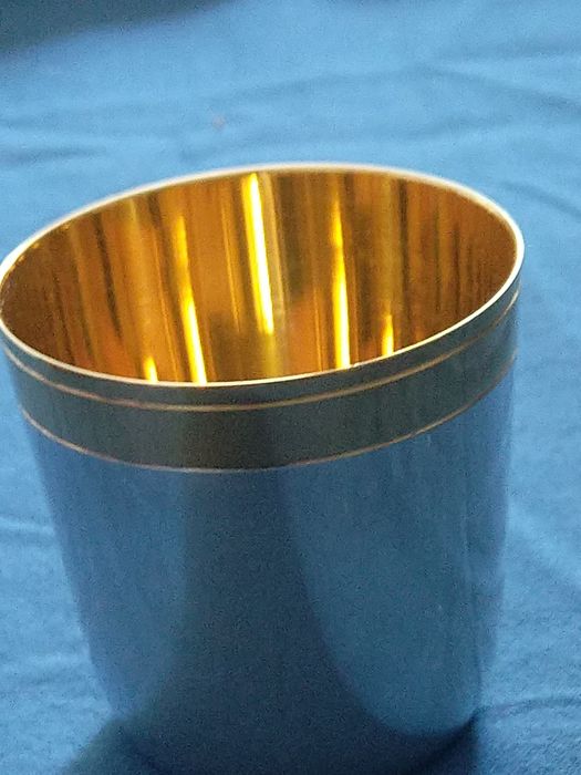 Продавам сребърна чаша с позлата Emil Herrmann Waldstetten