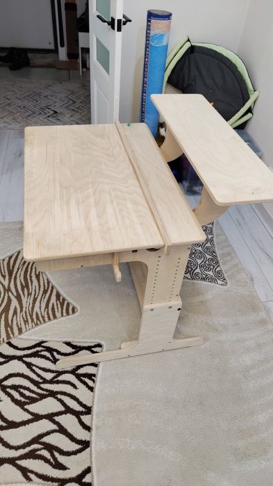 Продам детскую парту трансформер.