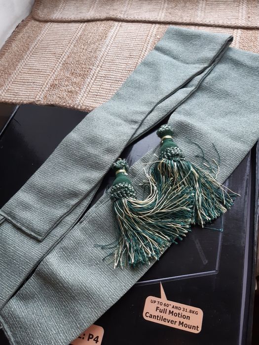 продам зеленый ламбрекен