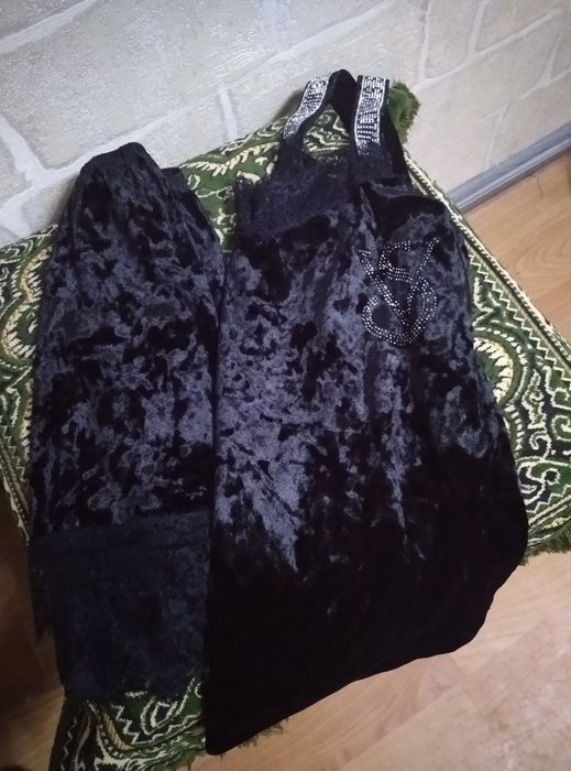 Qora Va Qizil Viktoria Secret Pijamkalar Xar Biri Alohida Sotiladi