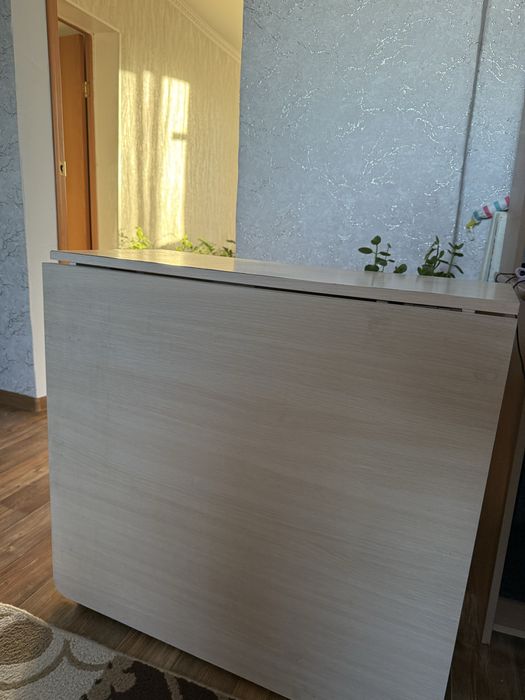 Продам стол раздвижной! В хорошем состояний