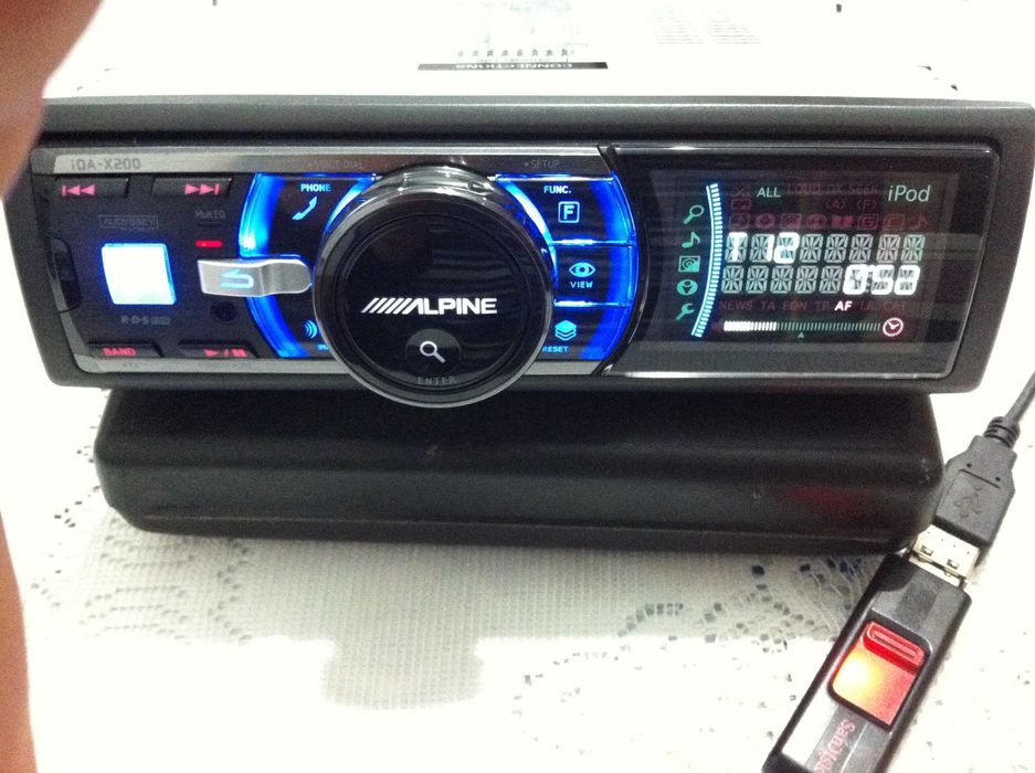 Player Alpine iDA-X300 /iDA-X200/IDA-X001/conectare iPod USB (statie