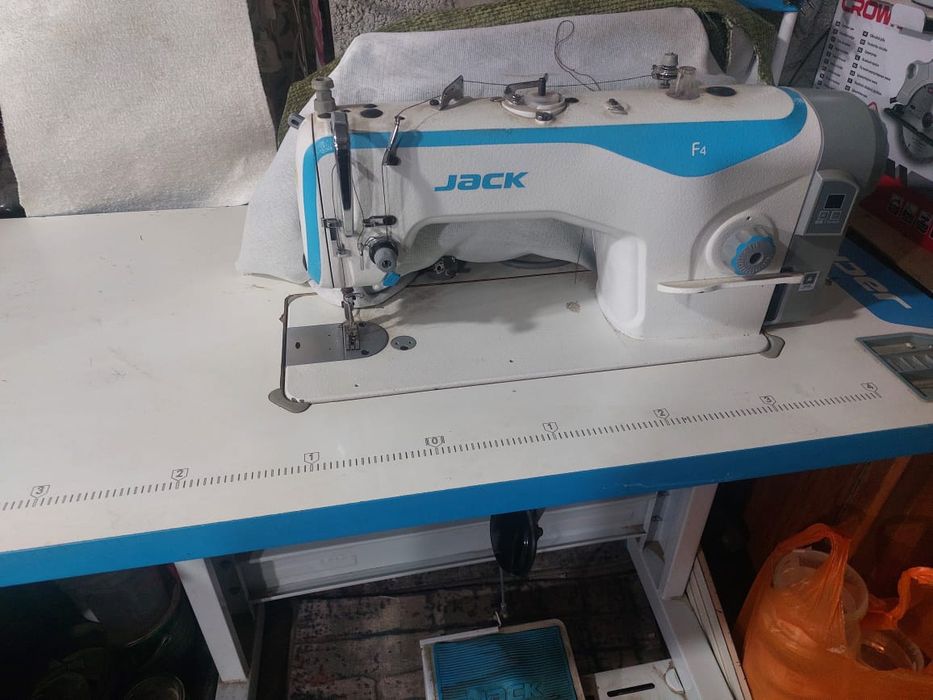 Швейная машина.  JACK