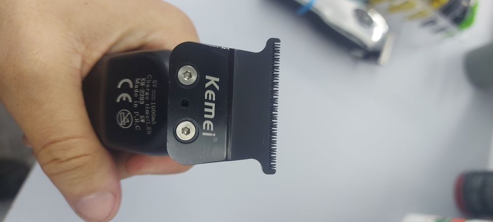 Vând mașini de tuns