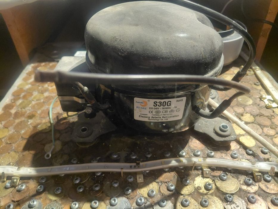Vând motor de aparat dozator