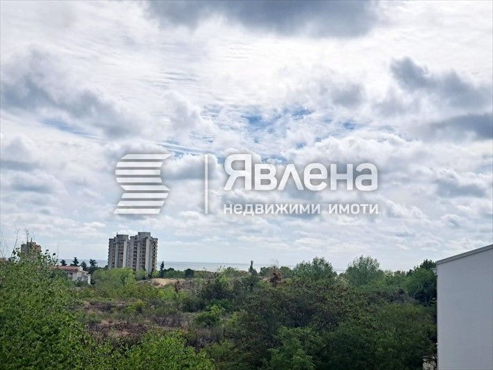 Тристаен апартамент в Несебър