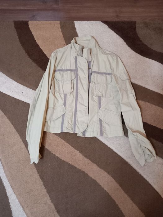 Дамски пролетни якета и шлифер H&M