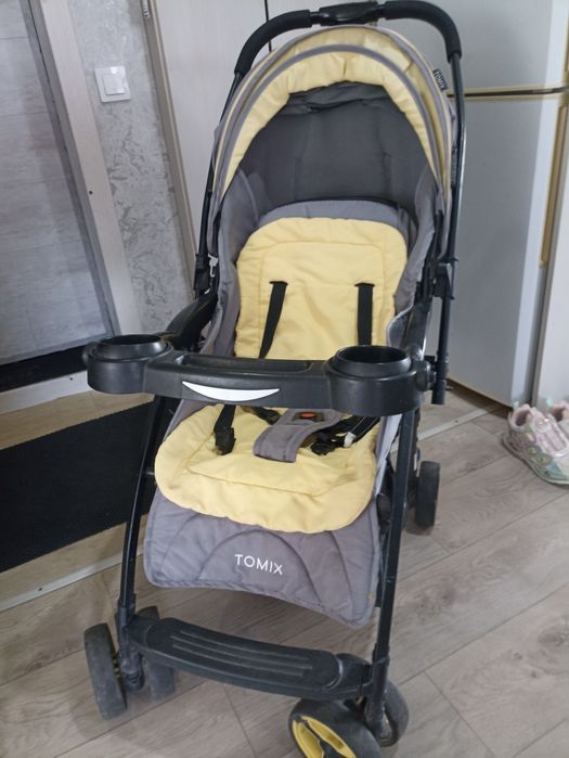 Продам коляску Tomix