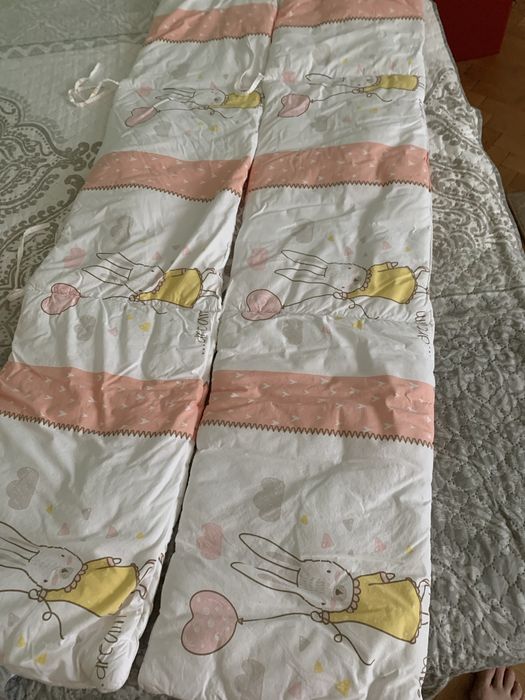 Обиколник за детско креватче