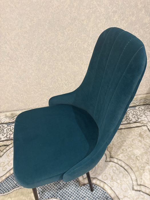 Продам новые стулья